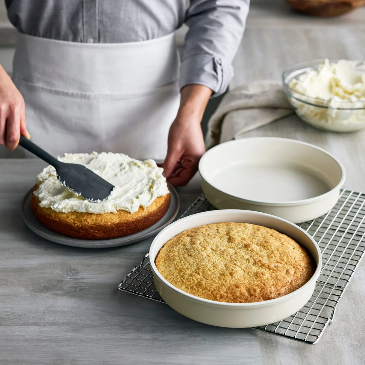 GreenPan Round Cake Pan - Cream