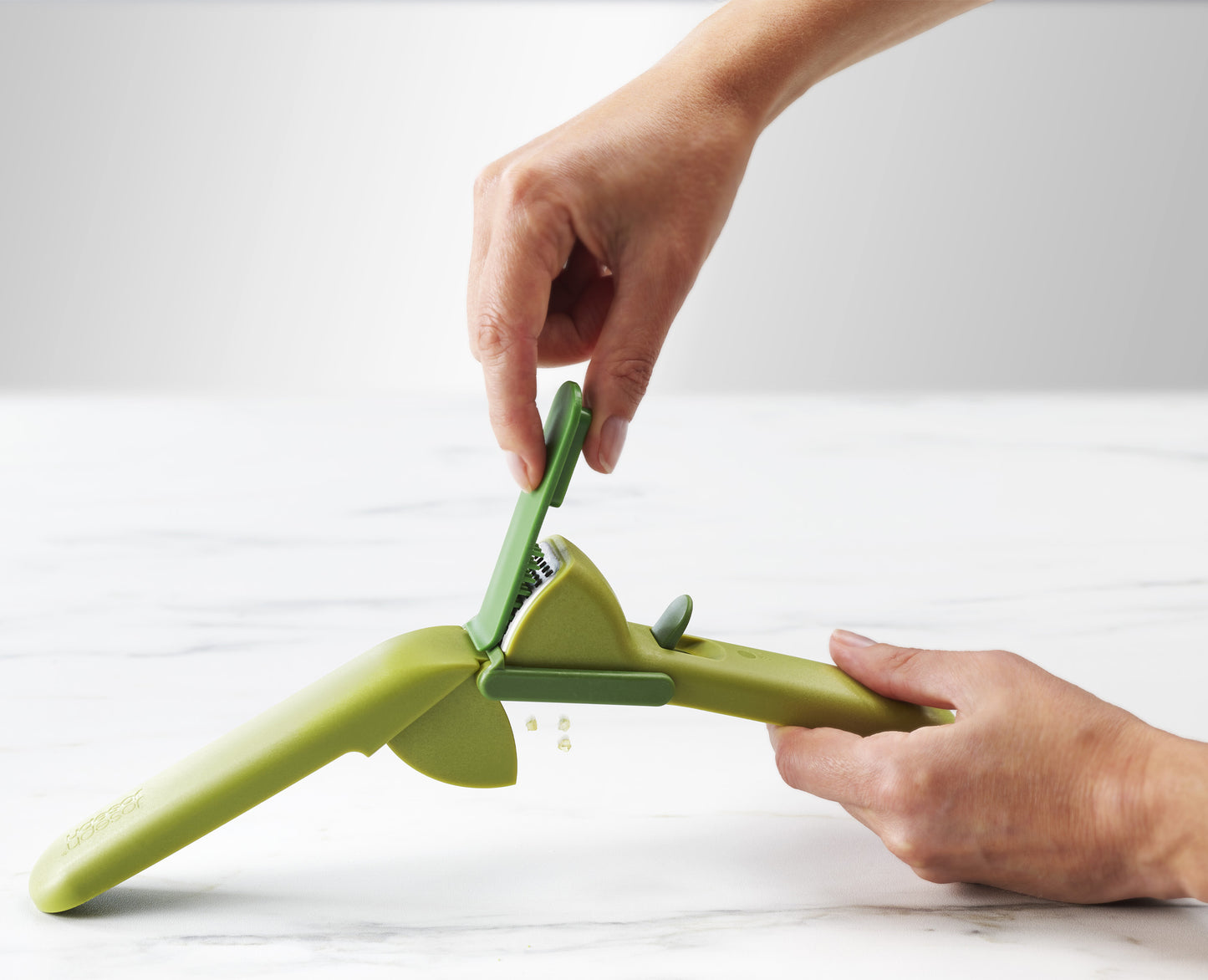 Joseph Joseph Duo Easy-clean Garlic Press