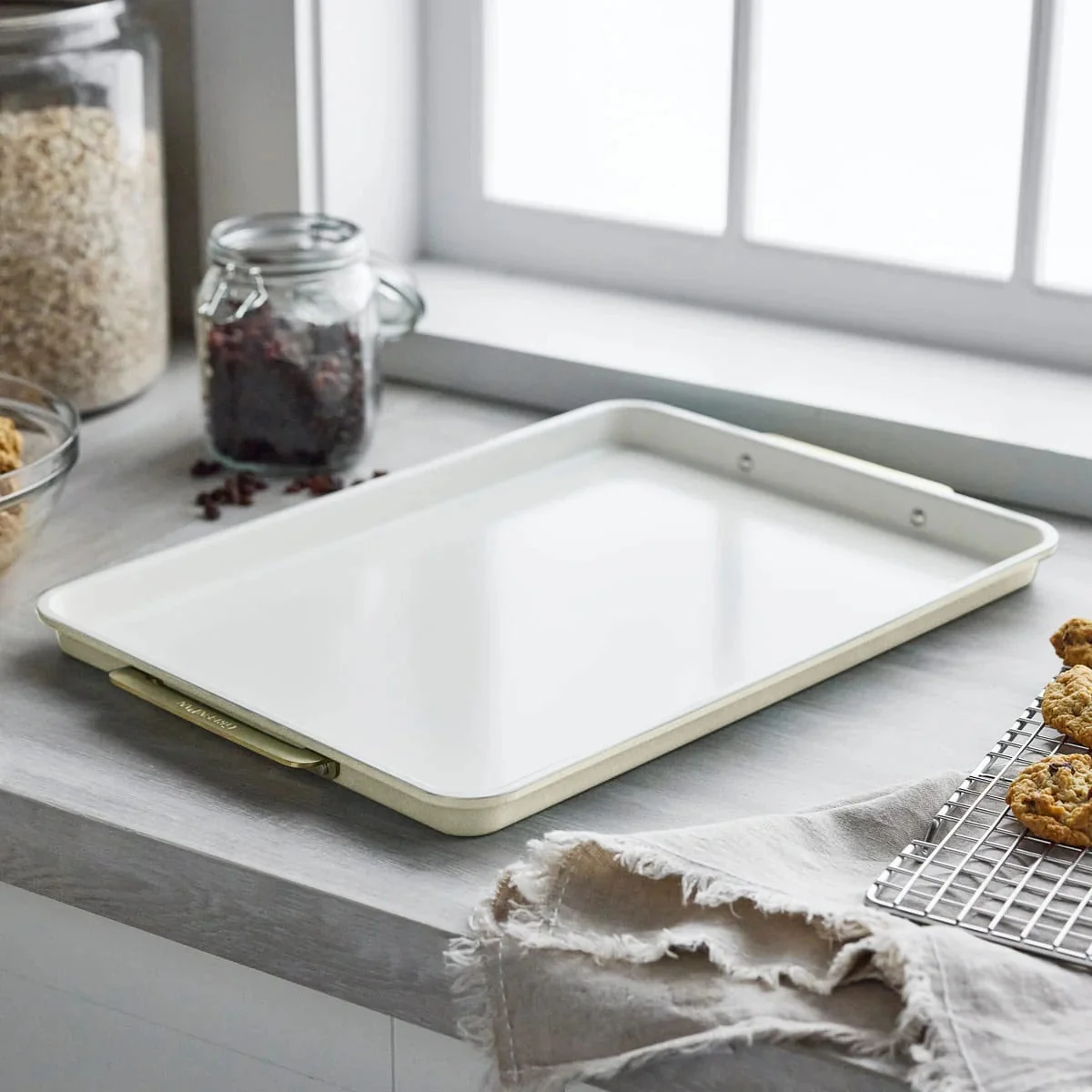 GreenPan Cookie Sheet w Handles - Cream